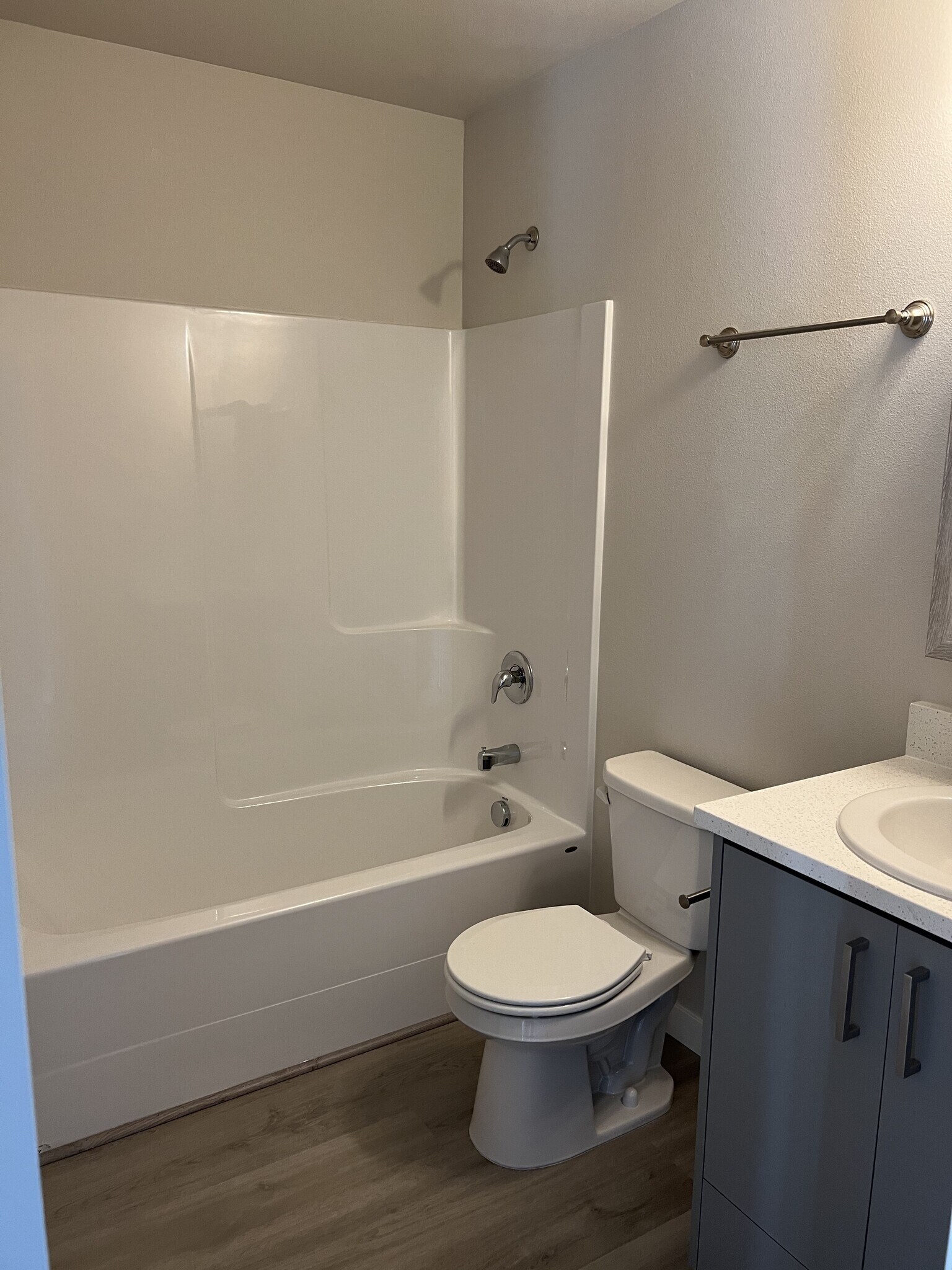 Upstairs full bath - 4840 48th Loop