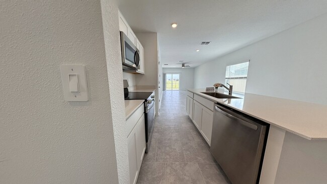 Building Photo - 1240 Tyler Lp