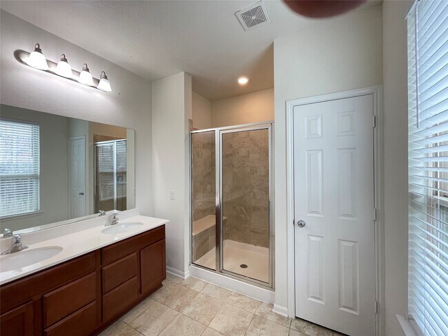 Building Photo - 28519 Willow Orchard Ln
