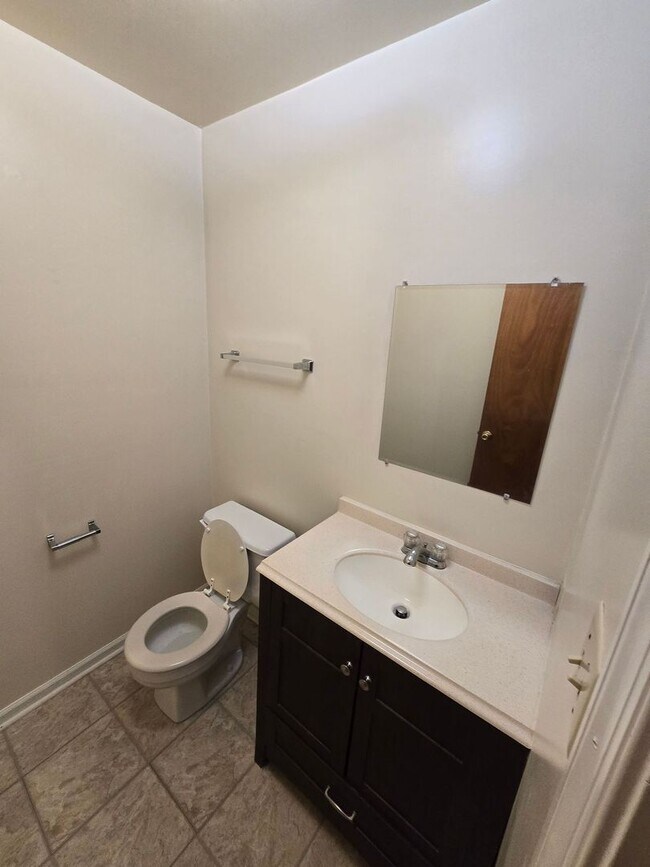 Building Photo - 2 bedroom duplex in Prince George County
