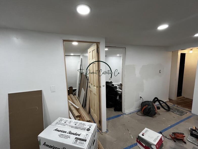 Building Photo - 125 E 39th St