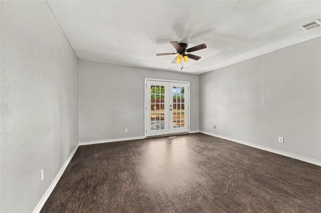 Building Photo - 208 N Hickory
