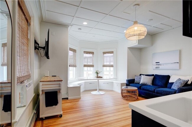 Building Photo - 109 Church St