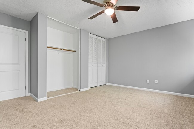 Building Photo - 4249 Lake Ridge Dr