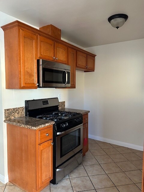 Kitchen - 11508 Leland Ave