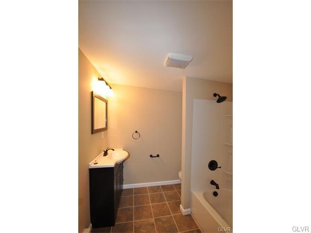 Building Photo - 5798 Limeport Pike