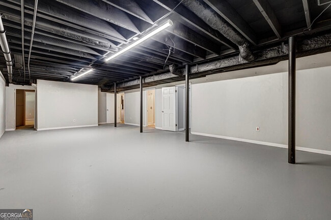 Building Photo - 922 Sharon Ct