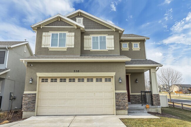 Building Photo - 258 W Willow Creek Dr