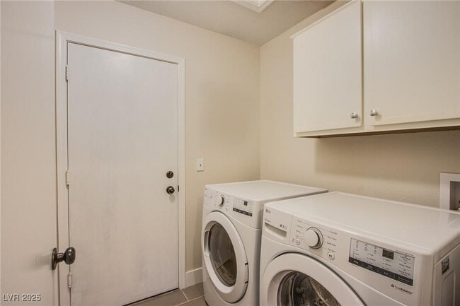 Building Photo - 8832 Villa Ridge Dr