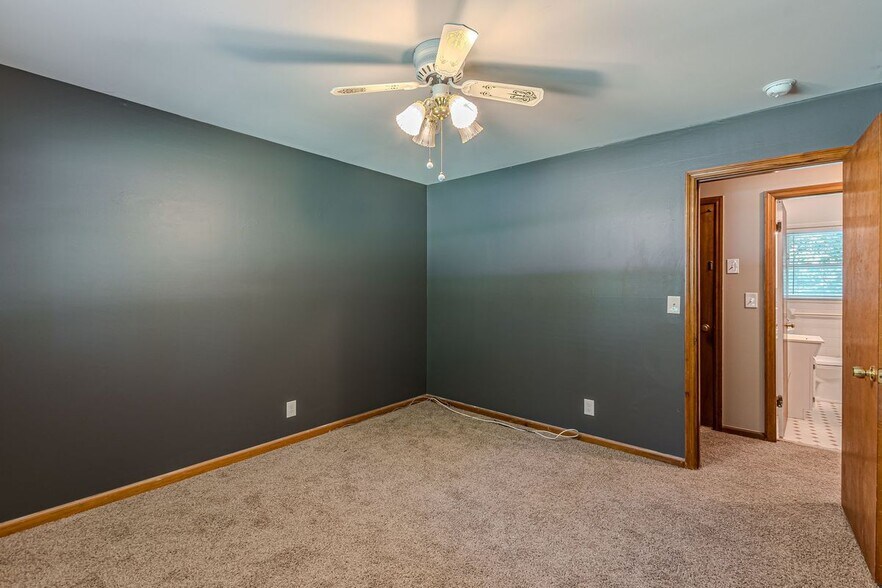 Building Photo - 3920 Cliftondale Pl