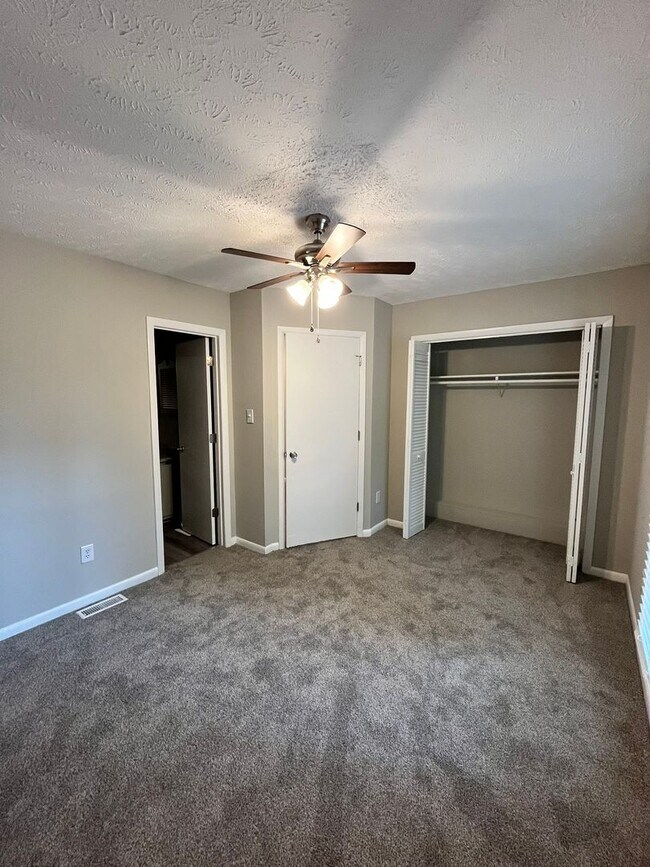 Building Photo - 514 Mill Cove