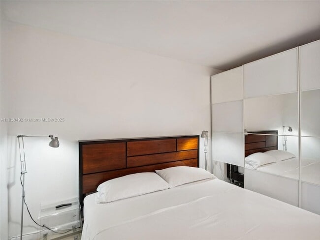 Building Photo - 2301 Collins Ave