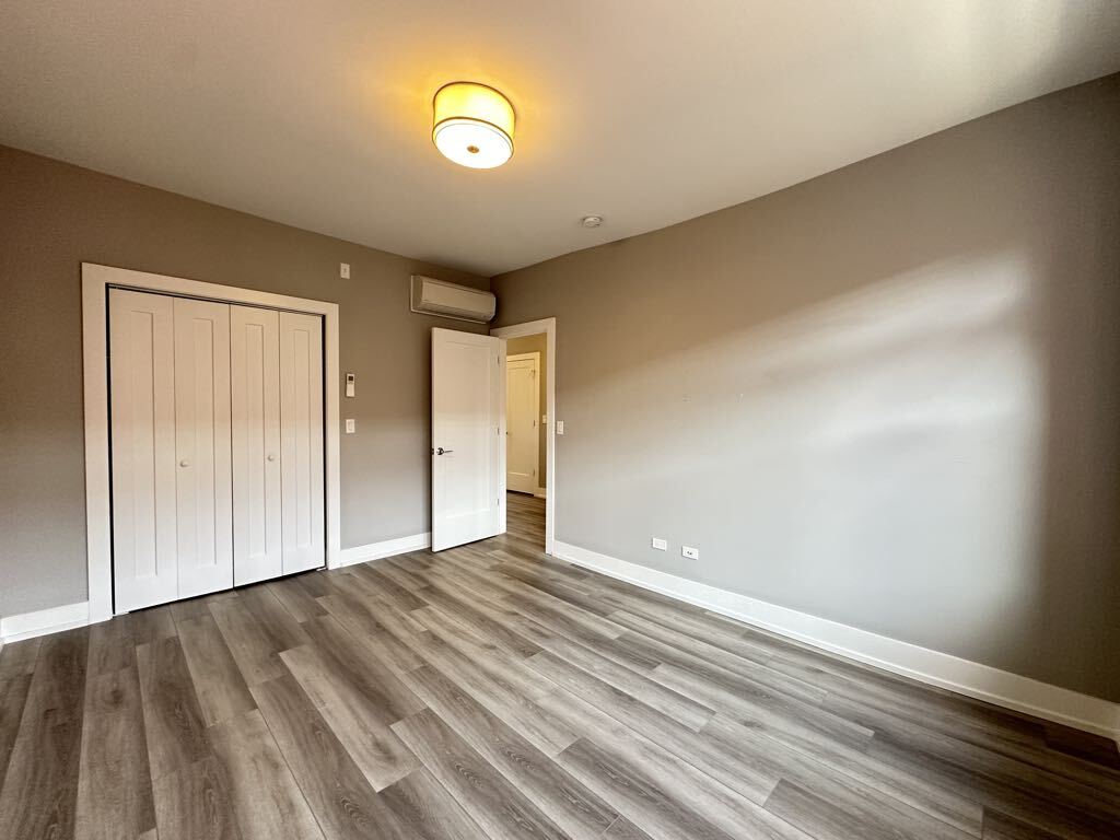 Building Photo - 3934 N Janssen Ave