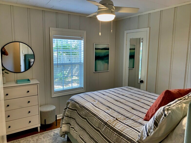 Building Photo - 1609 Pierce Avenue Ext