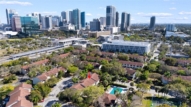 Building Photo - 340 City View Dr