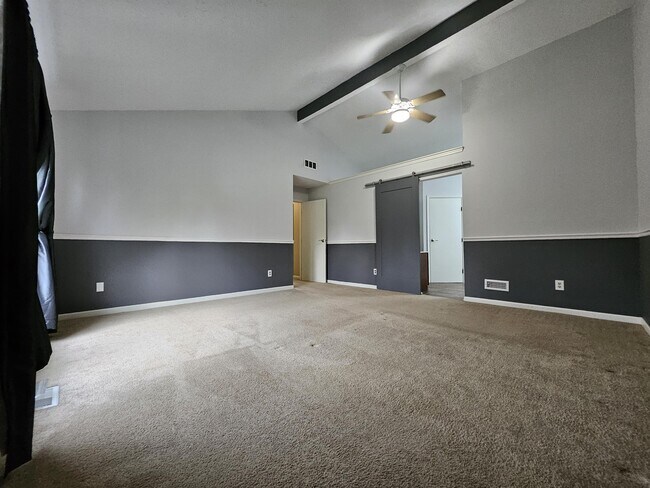 Building Photo - 7645 Bayridge Dr