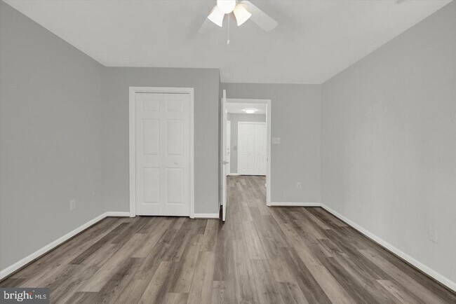 Building Photo - 2406 Ellsworth Way