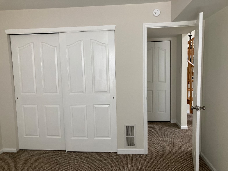 Building Photo - 616 Foxcroft Cir