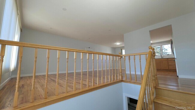 Building Photo - 4 Willow St