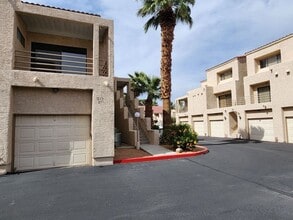 Building Photo - LARGE SECOND FLOOR CONDO