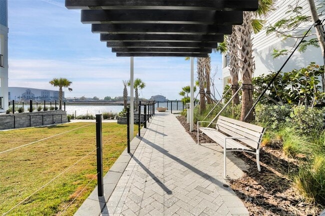 Building Photo - 5351 Bridge St