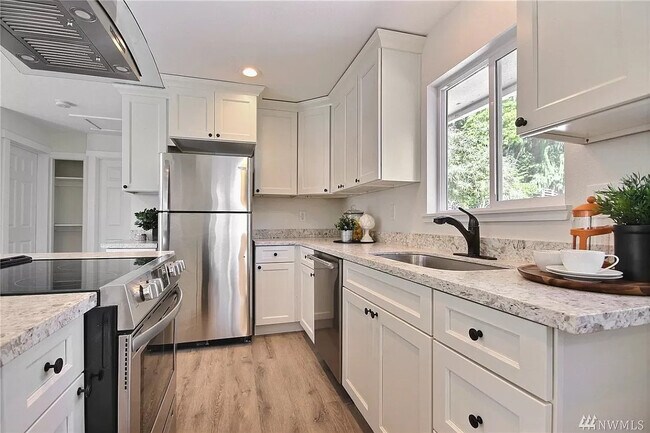 Primary Photo - 16420 12th Ave SW
