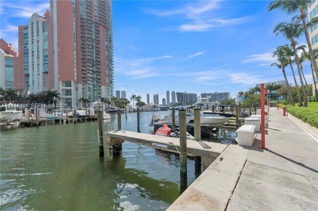 Building Photo - 3340 NE 190th St