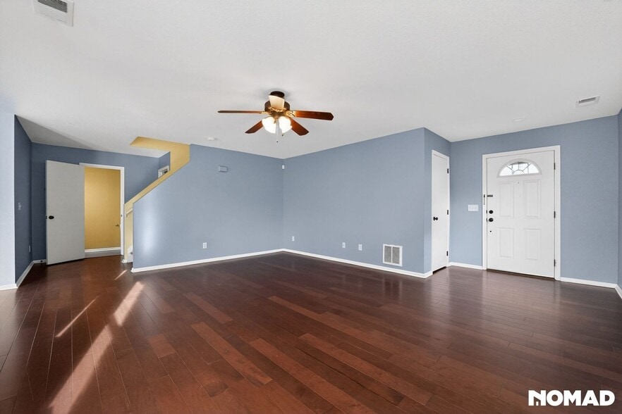 Building Photo - 454 E 77th Pl