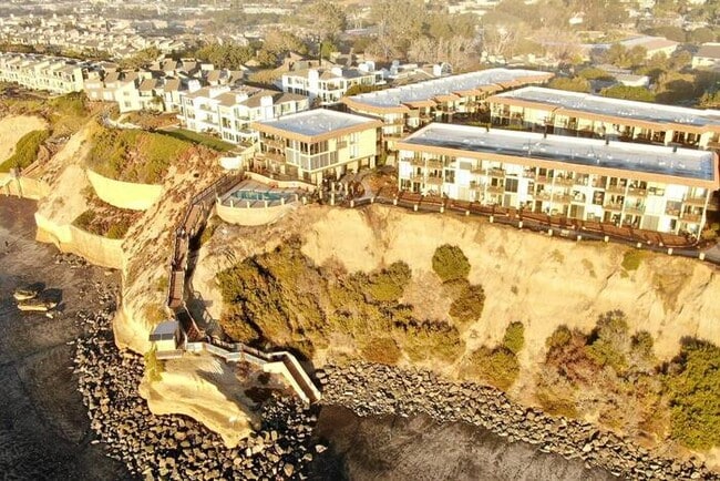 Building Photo - 190 Del Mar Shores Terrace