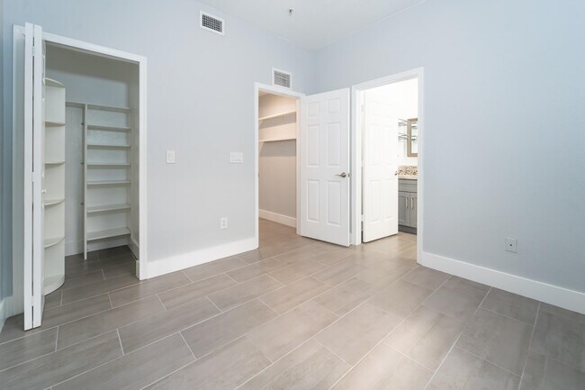 Building Photo - 3515 Shoma Dr