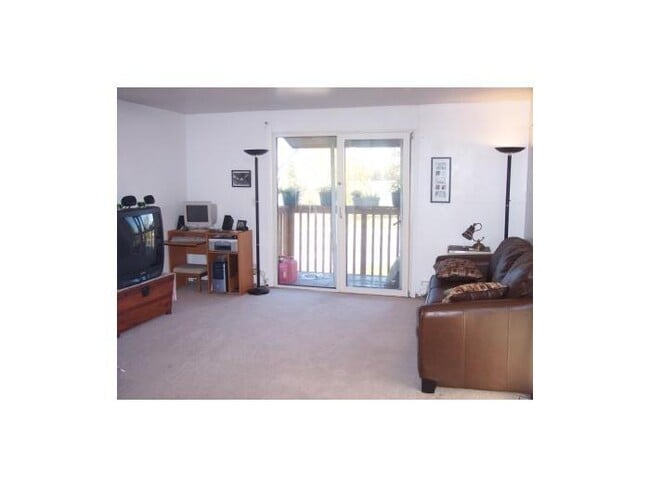 Building Photo - 2213 Lathrop St