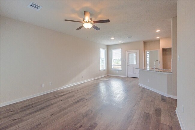 Building Photo - 1500 Lake Ridge Drive