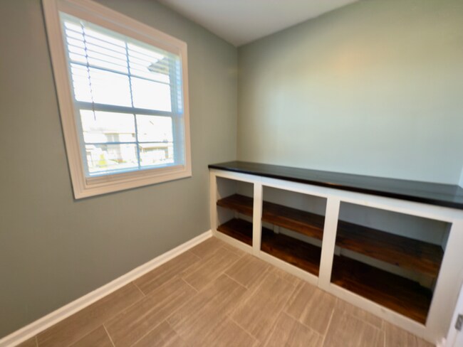Building Photo - 1325 Millet Dr