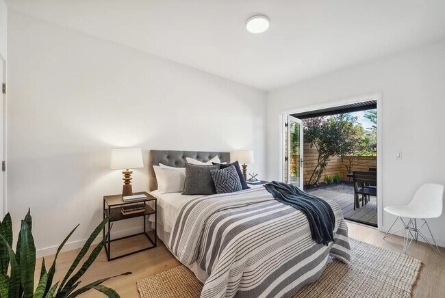 Building Photo - Elegant & Spacious Unit for Rent