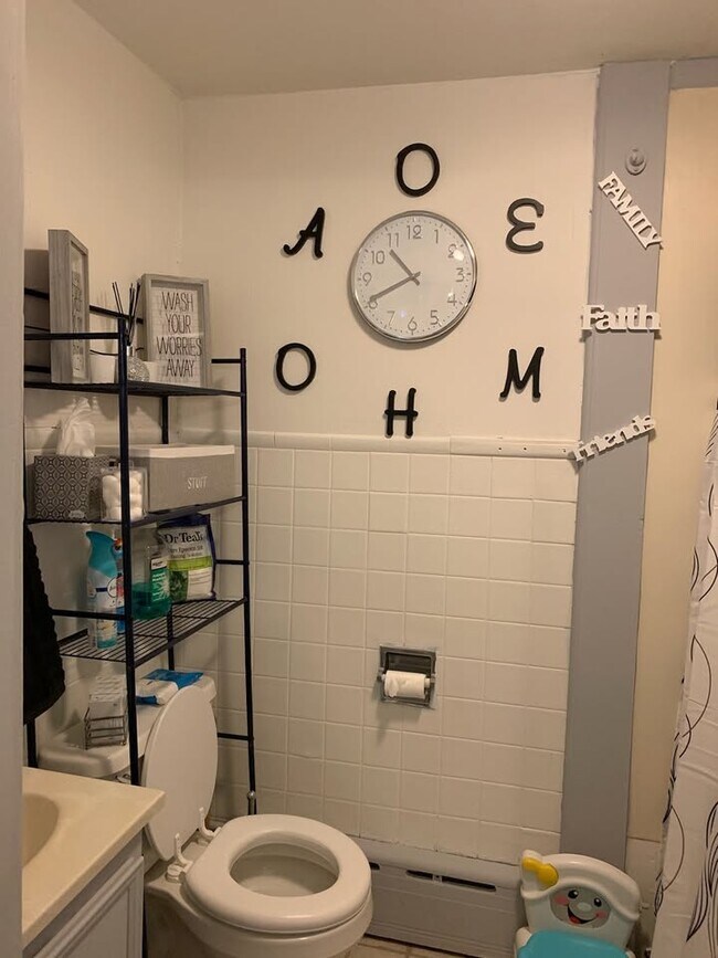 Building Photo - 28 Brainard St