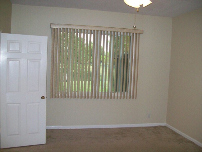 Building Photo - FAIRWAY ISLES