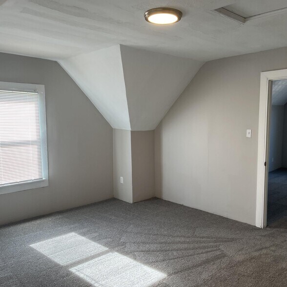 Building Photo - 3410 W 46th St