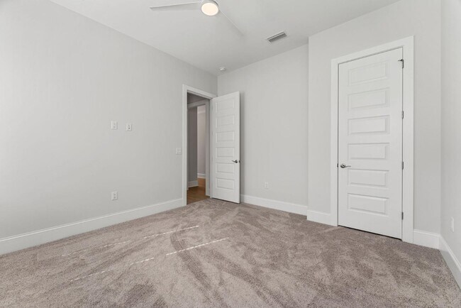 Building Photo - 287 J Hunter's Way S
