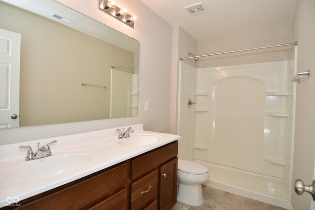 Building Photo - 9732 Evening Sky Way