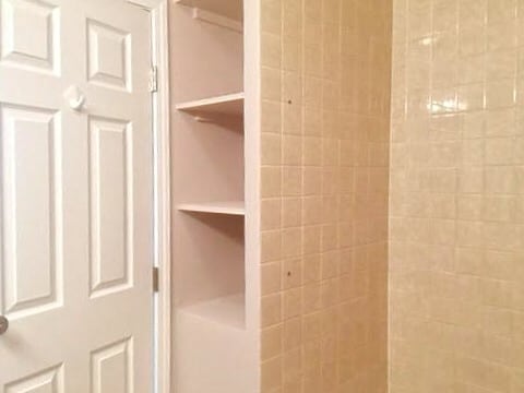 Building Photo - Spacious East Anchorage Home with Yard & Garage!