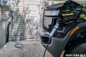 Building Photo - 1131 Flaming Oak Dr