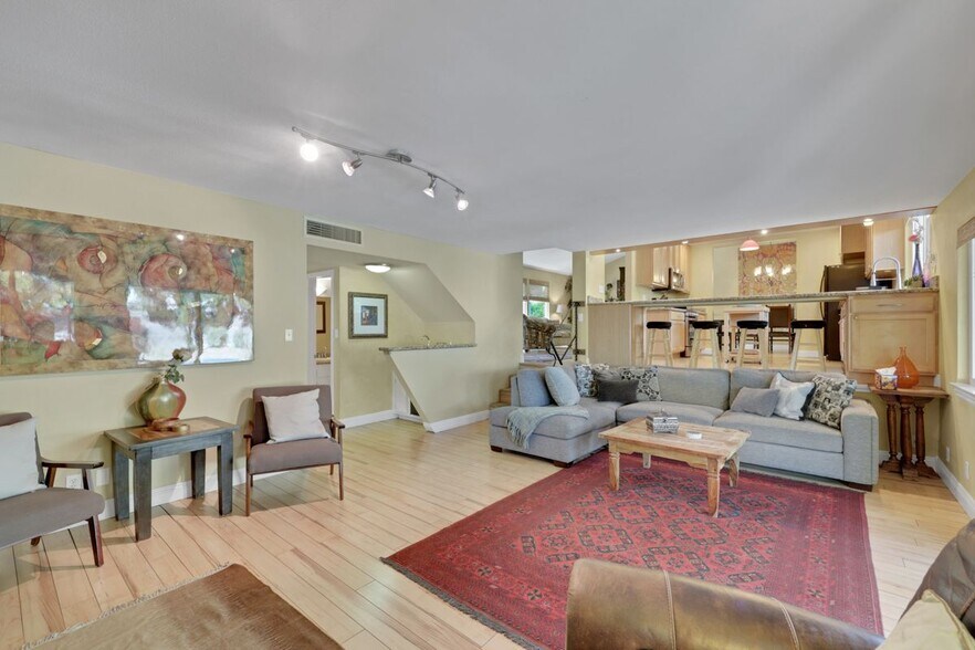 Building Photo - 5844 Buhl Ct