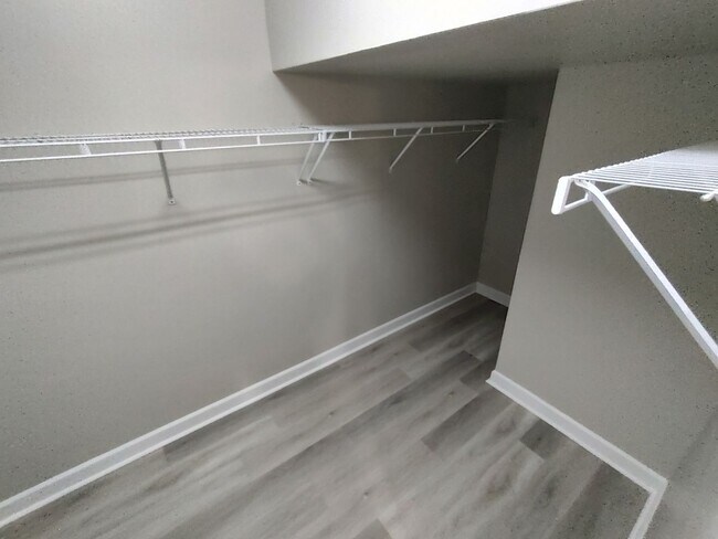 Building Photo - BRAND NEW FLOORING & FRESH PAINT - 3 Bedroom/2.5 Bath Townhome with garage in Wild Wing!