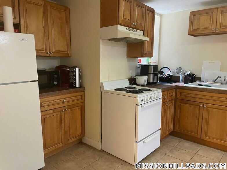 Building Photo - 891 Huntington Ave