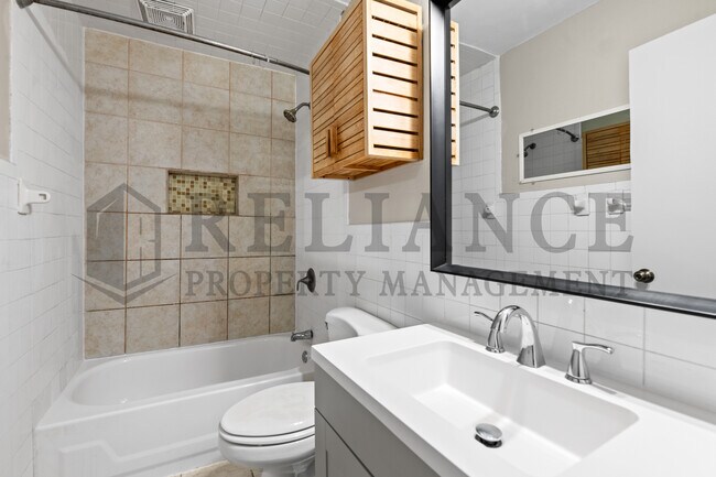Building Photo - 1523 Matlock Dr