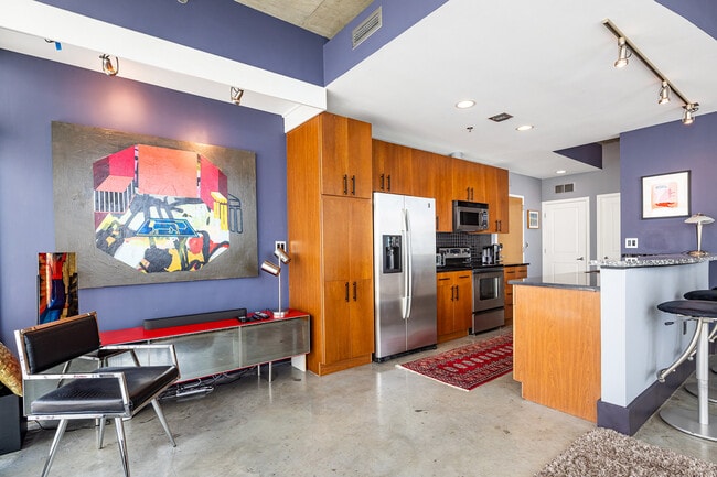 Building Photo - 943 Peachtree St NE