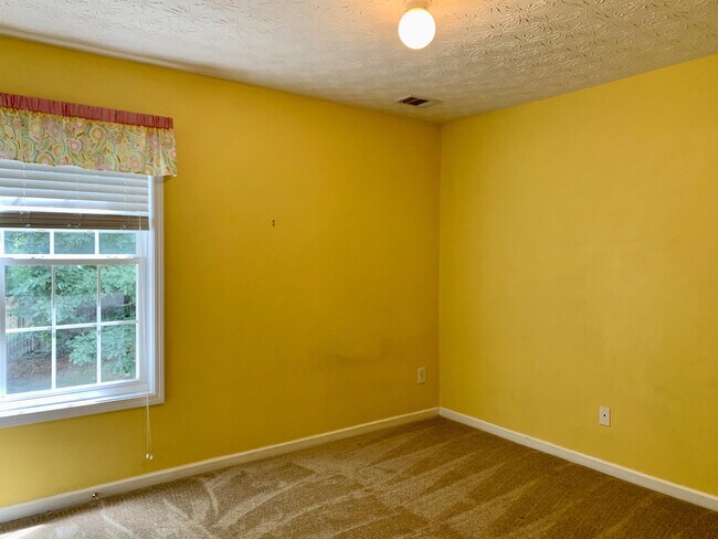 Building Photo - 4442 Keenly Valley Dr NE