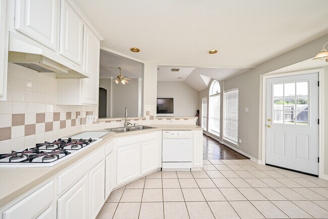 Building Photo - 12210 Ferncrest Ct