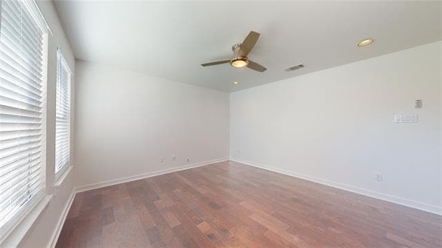 Building Photo - 941 Robineta Ln