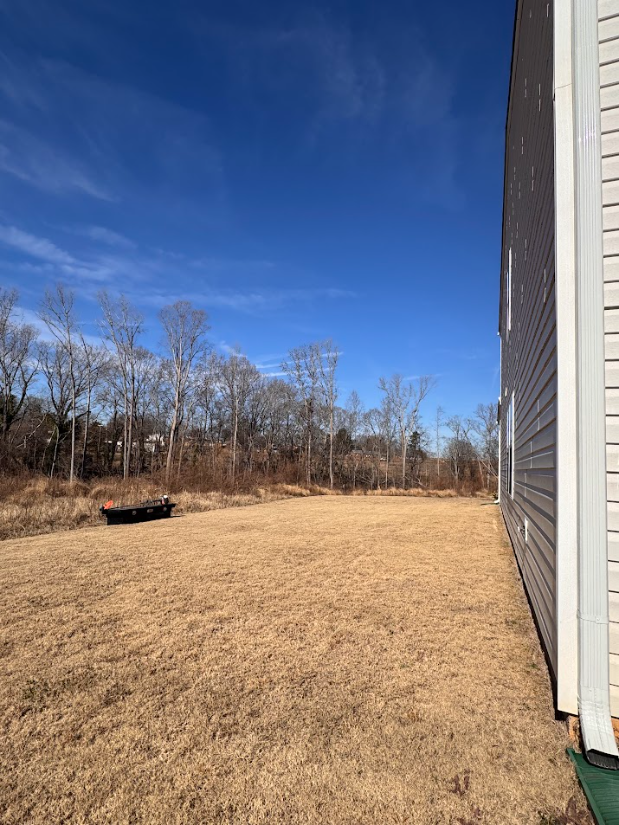 Building Photo - Spacious five-bedroom home with modern ame...